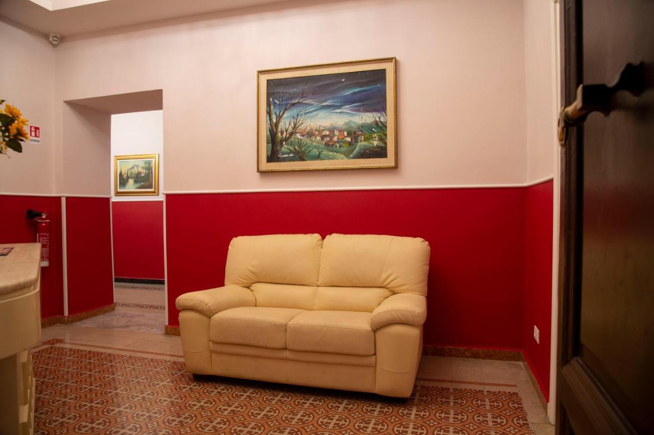 Hotel Domus Napoleone Rzym Zewnętrze zdjęcie