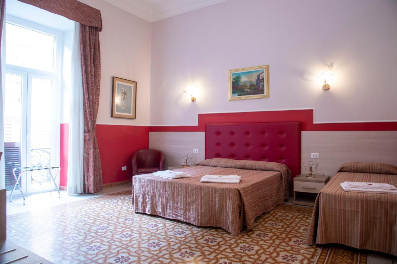 Hotel Domus Napoleone Rzym Zewnętrze zdjęcie
