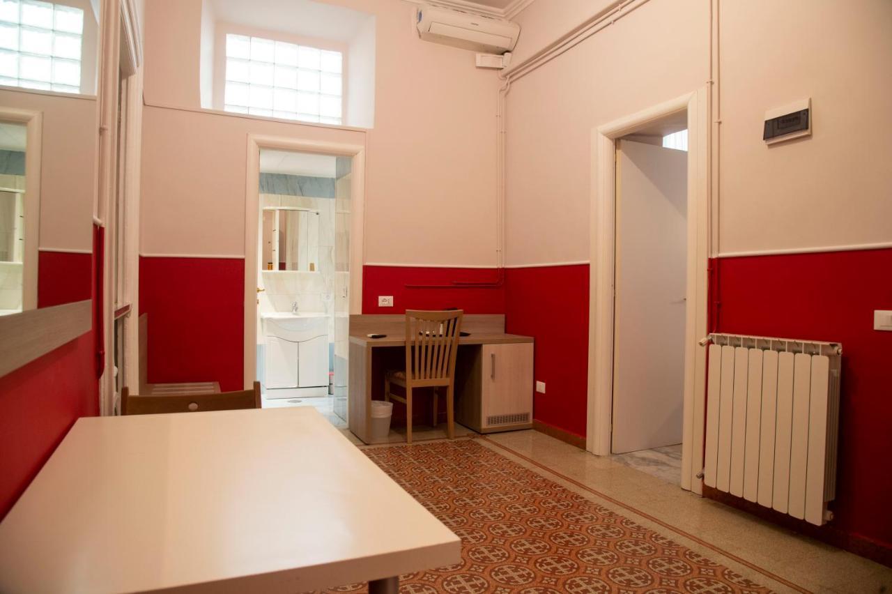 Hotel Domus Napoleone Rzym Zewnętrze zdjęcie