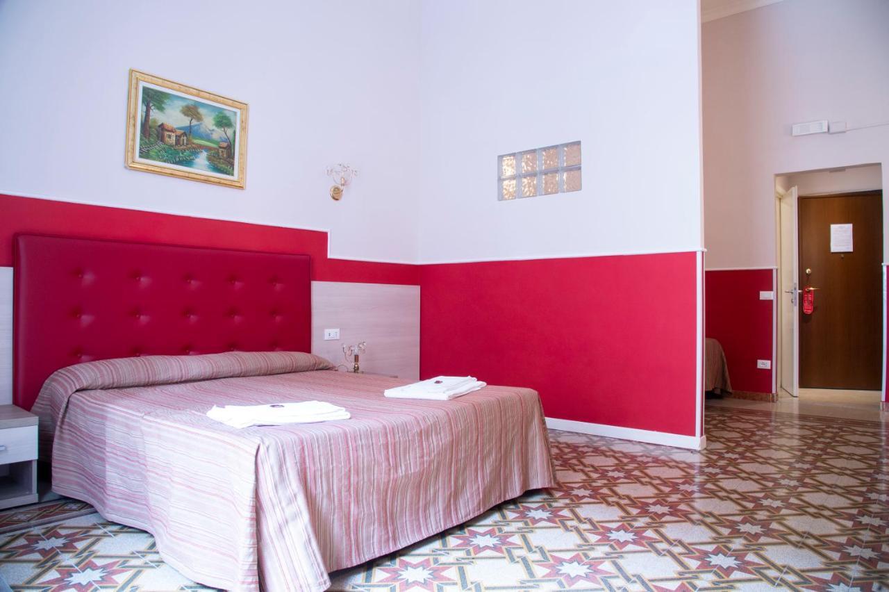 Hotel Domus Napoleone Rzym Zewnętrze zdjęcie