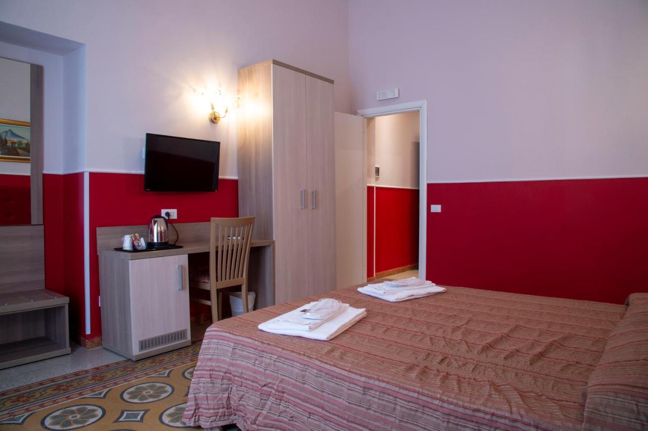 Hotel Domus Napoleone Rzym Zewnętrze zdjęcie