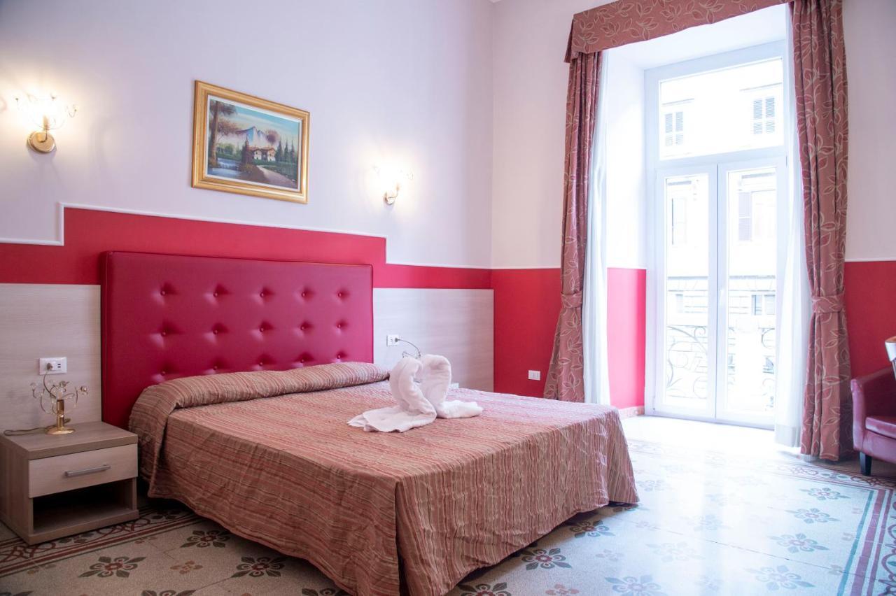 Hotel Domus Napoleone Rzym Zewnętrze zdjęcie