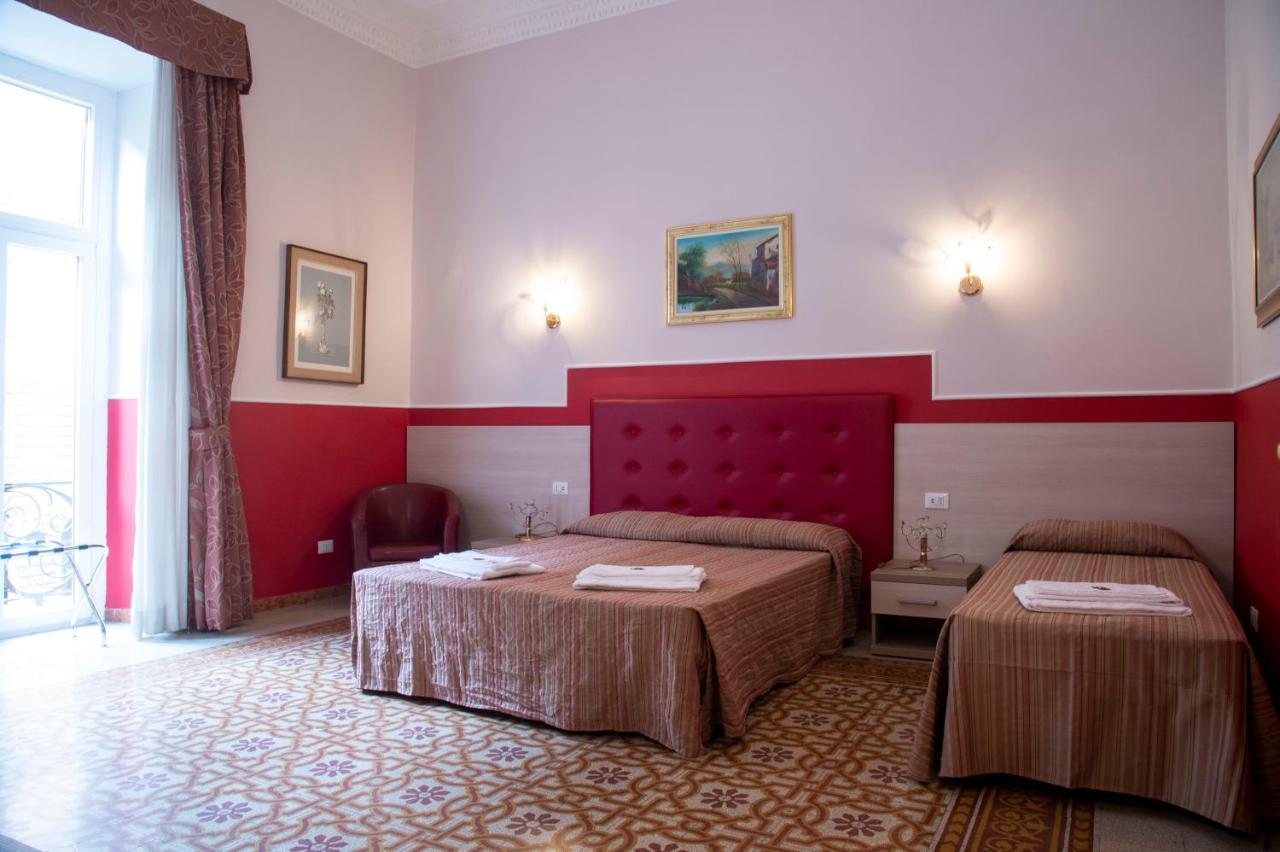 Hotel Domus Napoleone Rzym Zewnętrze zdjęcie