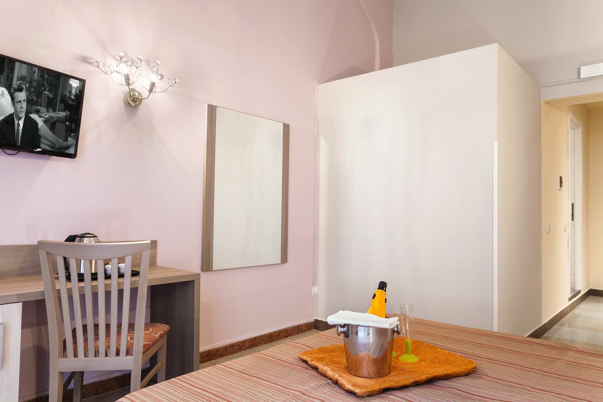 Hotel Domus Napoleone Rzym Zewnętrze zdjęcie